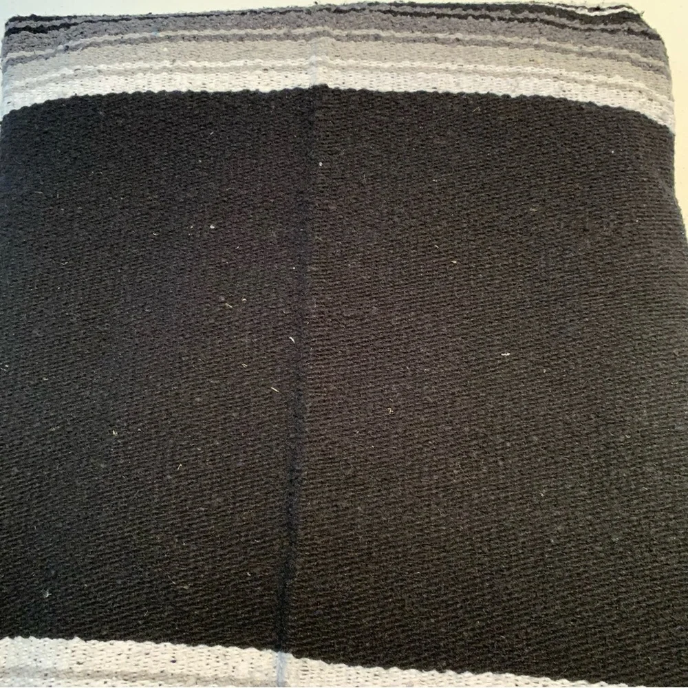 MOLINA PONCHO- Clint Eastwood Style MEASURES 78” X 48” UNFOLD - Picture 4 of 12